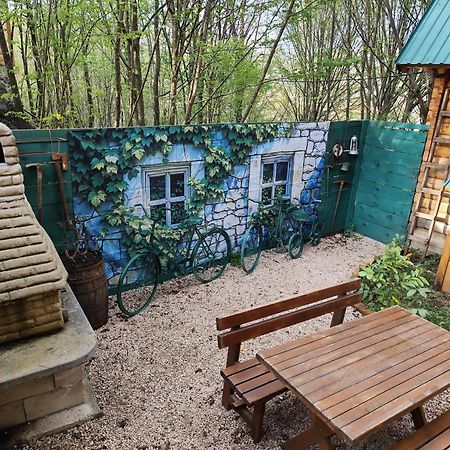 Вілла Brvnara Fairy Tale Цетинє Екстер'єр фото