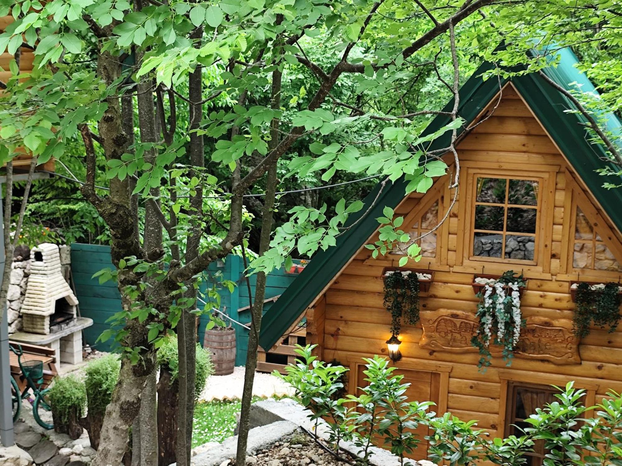 Вілла Brvnara Fairy Tale Цетинє Екстер'єр фото